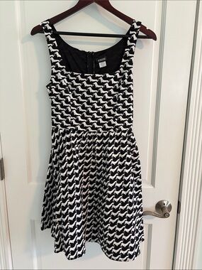 Retrolicious Dachshund Patterned Sleeveless Fit-and-Flare Dress